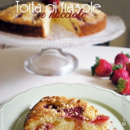 Torta di fragole e nocciole