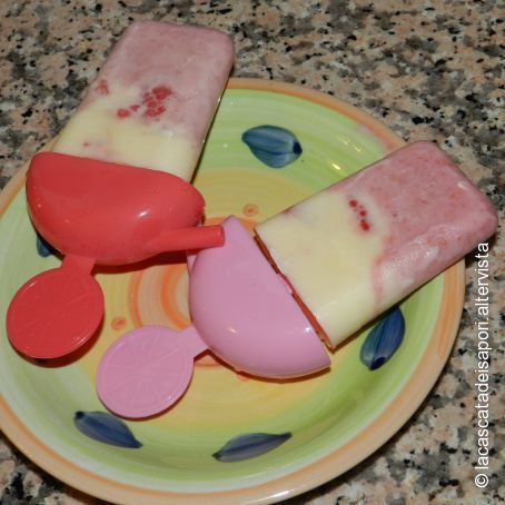 Gelato ai lamponi e yogurt