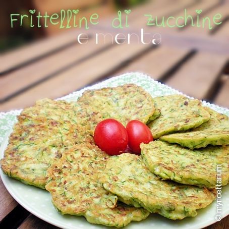 Frittelline di zucchine e menta