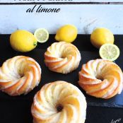 Mini cake allo yogurt e glassa al limone (senza burro)
