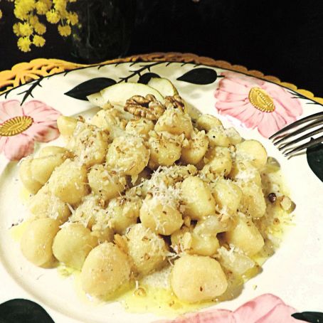 Gnocchetti gorgonzola pere e noci