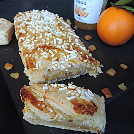 Rotolo di sfoglia alla marmellata e arancia candita