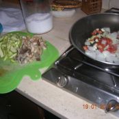 PASTA FRESCA FATTA IN CASA :GNOCCHI DI SEMOLA AI FUNGHI CON ZUCCHINE - Tappa 3