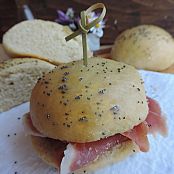 Panini all'olio con semi di papavero - Tappa 1