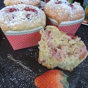 Muffin ricotta, cocco e fragole senza burro