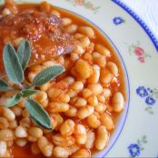 Fagioli all'Uccelletto con Salsicce