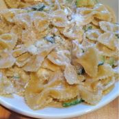 PIATTO UNICO VELOCE :  PASTA CON RICOTTA E... - Tappa 1