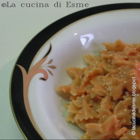 Farfalle al salmone
