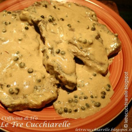 Filetto di manzo con crema di pepe verde in salamoia