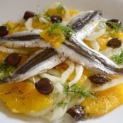 Insalata con mascarpone, acciughe e olive