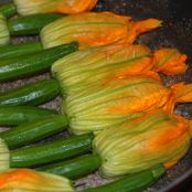 Fiori di zucca ripieni