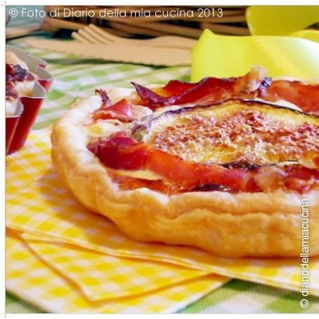 Flan di caprino in sfoglia con fichi e speck