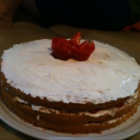 Torta ripiena di fragole