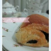 LES PETITS PAINS AU CHOCOLAT