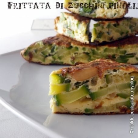 Frittata di zucchine, pinoli e mentuccia