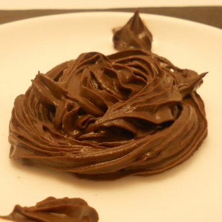 prepariamo il frosting al cioccolato