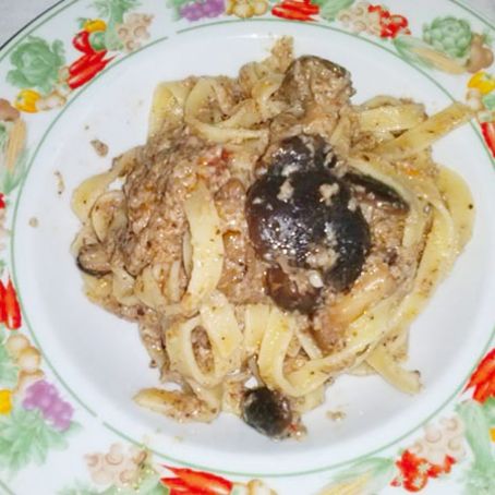 TAGLIATELLE ALLA CREMA DI FUNGHI