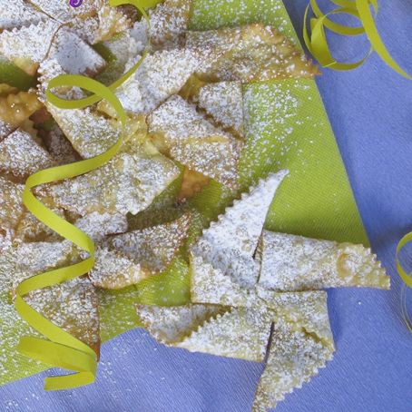 Chiacchiere di carnevale a girandola