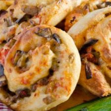 Girelle di pizza alle melanzane