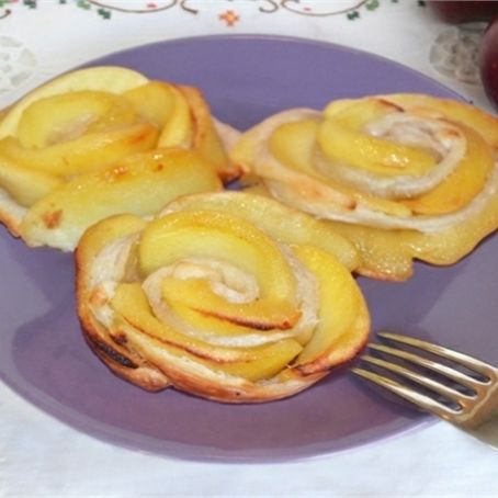 Rose di mele e pasta sfoglia