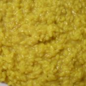 Risotto allo zafferano con brodo di carne