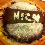 Torta al cioccolato aromatizzata all'arancia