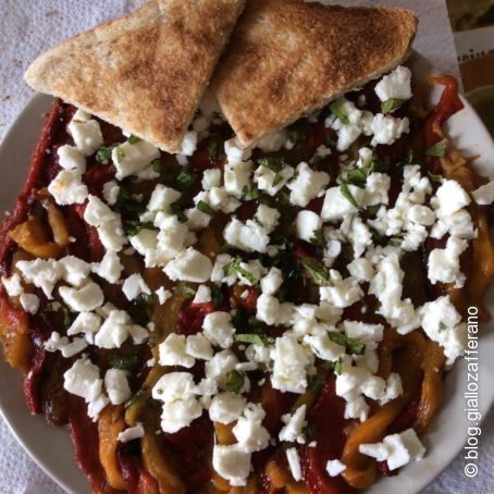 Peperoni arrosto con feta
