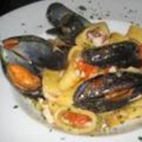 Gnocchi di patate con cozze e calamari