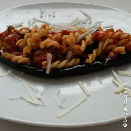 Pasta alla norma in letto di melanzana