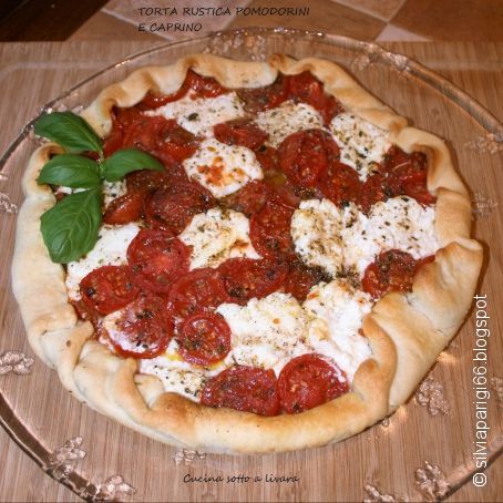 Torta rustica pomodorini e caprino