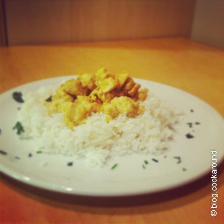 Pollo al curry con yogurt