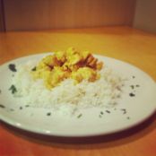 Pollo al curry con yogurt