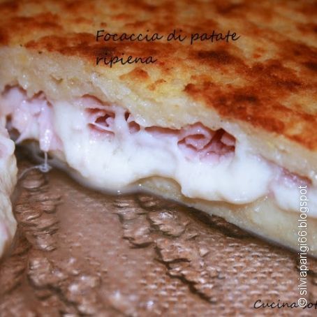 focaccia di patate ripiena
