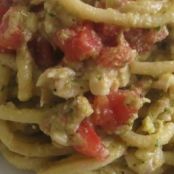 Spaghettoni al pesto di Carcioghiotto,triglie e pomodori all’ Aceto Balsamico di Modena