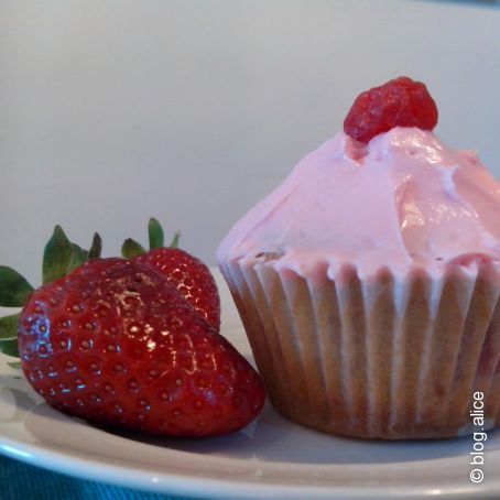 Muffin fragole fresche e cocco rapè