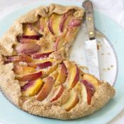 Galette integrale con frangipane e pesche