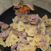 Farfalle con funghi e salsiccia di Norcia