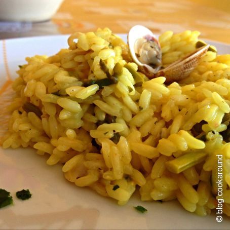 Risotto con arselle e asparagi allo zafferano