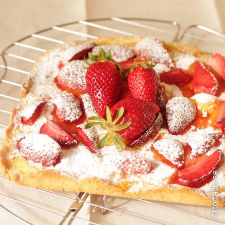 Crostata con crema al limone e fragole