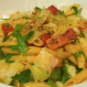 INSALATA DI PASTA RUCOLA E SPECK