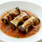 Involtini di melanzane ripieni di pangrattato e pecorino