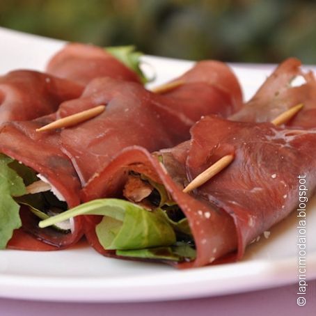 Involtini di bresaola all'aceto balsamico