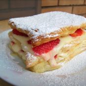 Millefoglie alla crema pasticcera e fragole