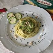 Linguine al pesto di zucchine