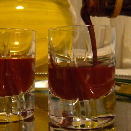 Liquore al cioccolato con cacao e panna