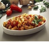 Maccheroni ai pomodori e capperi