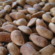 Mandorle salate e al peperoncino