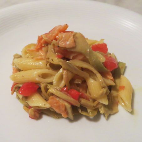 Mezze penne ai carciofi e salmone affumicato