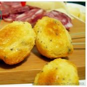 Mini madeleine al parmigiano e semi di papavero