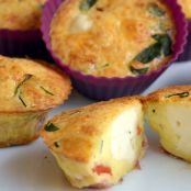 Mini quiches con pancetta, pomodoro, basilico e Babybel